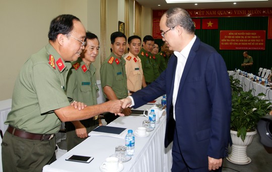 Bí thư Nguyễn Thiện Nhân thăm, chúc Tết các đơn vị trên địa bàn TP HCM - Ảnh 2.