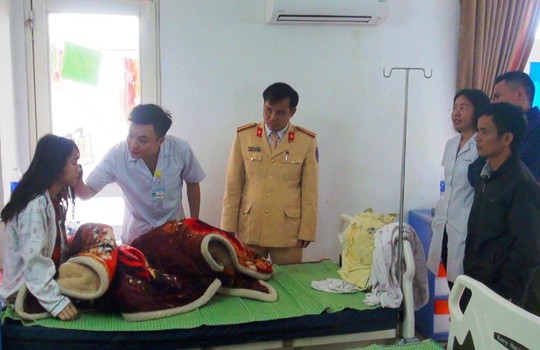Thiếu tá CSGT hiến máu cứu nữ sinh gặp tai nạn giao thông - Ảnh 2.