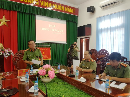 Họp báo 2 vụ trọng án làm 3 người chết ở Long An - Ảnh 1. Họp báo 2 vụ trọng án làm 3 người chết ở Long An - Ảnh 1.