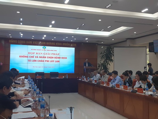 Bộ trưởng Nông nghiệp họp khẩn với 17 tỉnh để ngăn chặn dịch tả lợn châu Phi - Ảnh 1. Bộ trưởng Nông nghiệp họp khẩn với 17 tỉnh để ngăn chặn dịch tả lợn châu Phi - Ảnh 1.