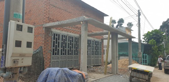 Nhà mình bị đâp, nhà khác thì không: Một người uất ức, nhập viện! - Ảnh 2. Nhà mình bị đâp, nhà khác thì không: Một người uất ức, nhập viện! - Ảnh 2.