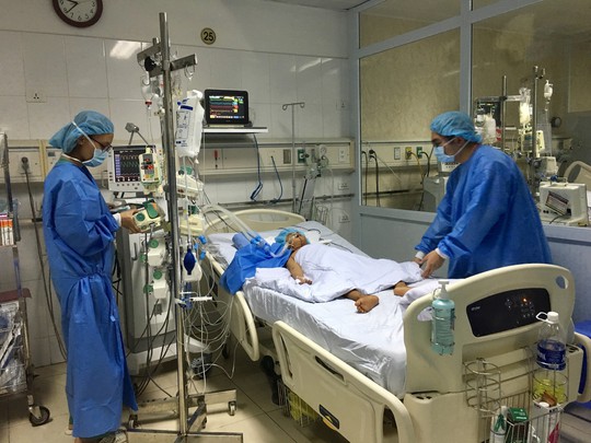 Lần đầu tiên Việt Nam chia gan từ 1 người hiến chết não cứu sống 2 bệnh nhân - Ảnh 2.
