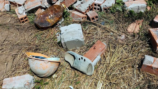 Sập tường 6 người chết ở Vĩnh Long: Người đầu bạc kh&oacute;c tiễn người đầu xanh - Ảnh 5.