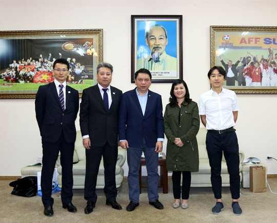 HLV Miura gặp VFF, nói về tương lai U23 Việt Nam - Ảnh 1.