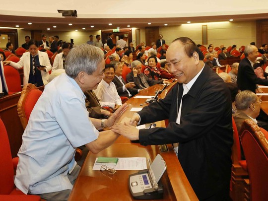Ban Bí thư Trung ương Đảng gặp mặt cán bộ lãnh đạo nghỉ hưu - Ảnh 4.