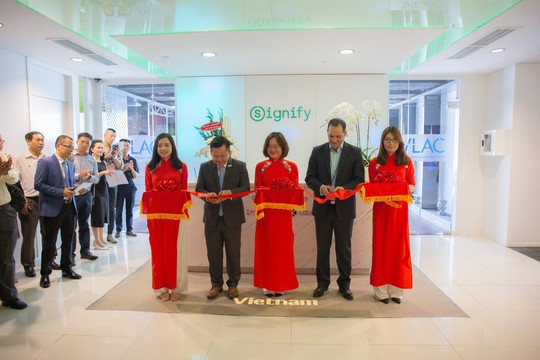 Signify Việt Nam giới thiệu loạt giải pháp chiếu sáng thông minh mới - Ảnh 4.