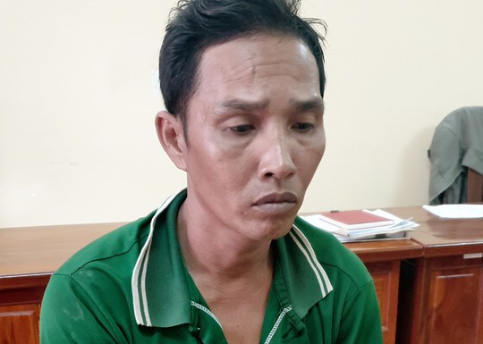 Kéo lưới làm đau tay bạn, ngư phủ bị đâm chết - Ảnh 1.