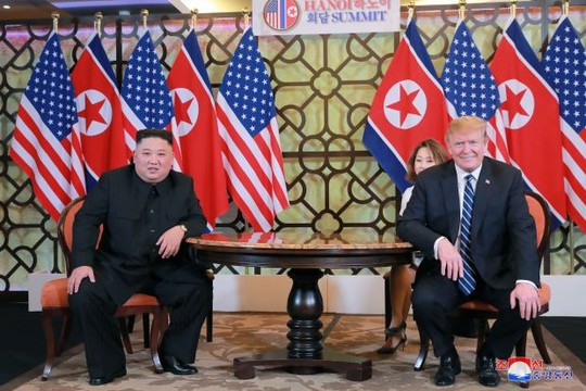 Ông Donald Trump đề nghị ông Kim Jong-un chuyển giao vũ khí hạt nhân - Ảnh 1.