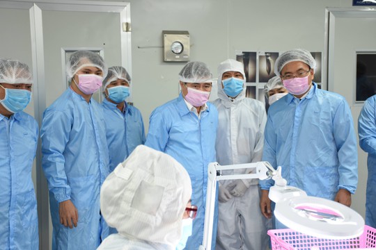 Chủ tịch Nguyễn Thành Phong: Đừng để ứng dụng khoa học trong ngăn kéo - Ảnh 1.