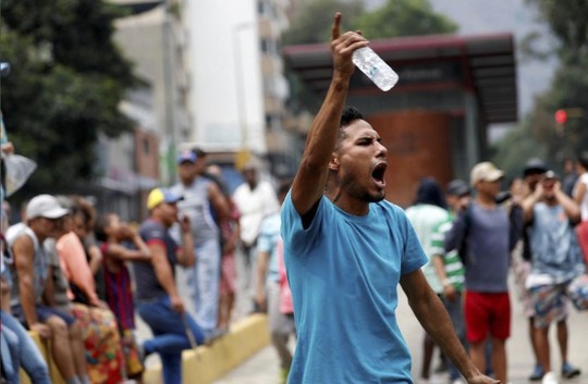 Venezuela: Người dân phóng hỏa gần dinh tổng thống vì mất điện - Ảnh 5.