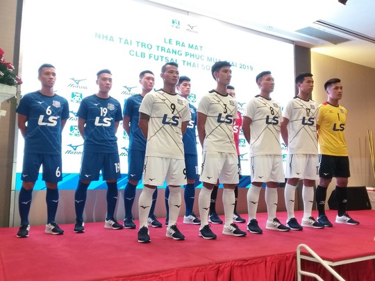 Futsal Thái Sơn Nam tiếp tục được thương hiệu Mizuno tài trợ trang phục - Ảnh 2.