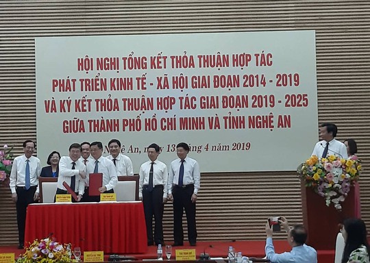 TP HCM và Nghệ An ký nhiều thỏa thuận hợp tác lớn