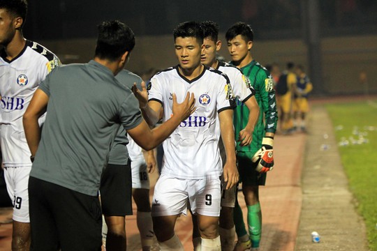 Xem Đức Chinh, nhớ Merlo! - Ảnh 1. Xem Đức Chinh, nhớ Merlo! - Ảnh 1.