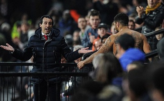Thủ môn Watford tặng bàn thắng hy hữu, Arsenal vào Top 4 - Ảnh 7.