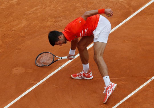 Djokovic đập gãy vợt, hạt giống rơi rụng ngày ra quân Monte-Carlo 2019 - Ảnh 4.