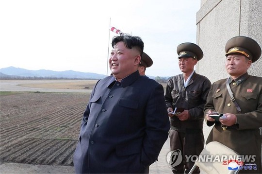 Sau hạt nhân, Triều Tiên hé lộ đang theo đuổi loại vũ khí chiến thuật mới - Ảnh 1.