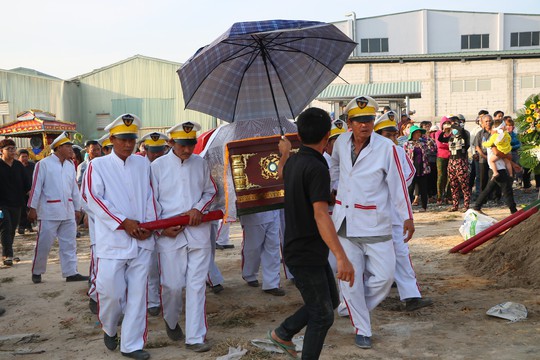 Khoi to vu tham sat o Binh Duong dua 3 nan nhan di chon cat