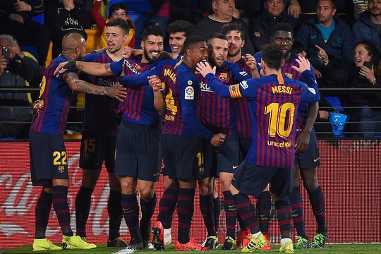 Rượt đuổi tỉ số nghẹt thở, Barcelona suýt trắng tay trước Tàu ngầm vàng - Ảnh 8.