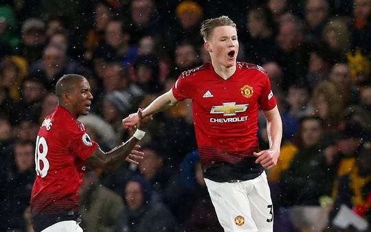Vua thẻ ra oai, Man United gục ngã trước Wolverhampton - Ảnh 3.