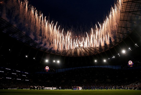 Cận cảnh sân mới trị giá hơn 1 tỉ bảng Anh của Tottenham - Ảnh 2.