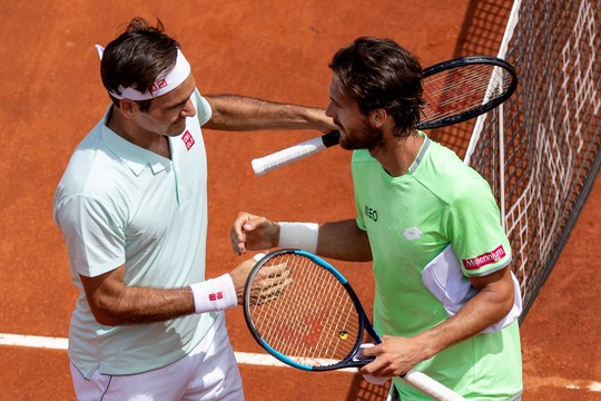 Federer khởi đầu suôn sẻ ở Rome Open 2019, Nadal cũng chẳng kém cạnh - Ảnh 1.