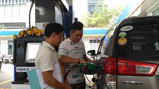 Saigon Petro kêu cứu cho xăng E5 - Ảnh 1.