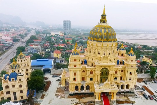 Choáng ngợp trước lâu đài ngàn tỉ đồng của đại gia Ninh Bình - Ảnh 6.