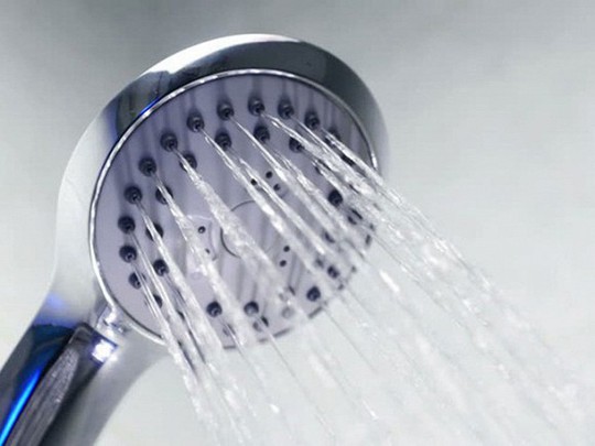 7 việc không làm khi tắm vào mùa hè để tránh bị đột tử - Ảnh 2.