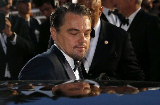 Leonardo DiCaprio, Brad Pitt lịch lãm trên thảm đỏ - Ảnh 16.