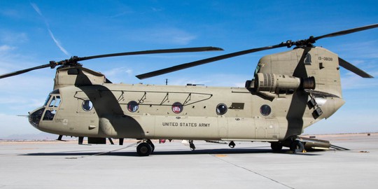 Trực thăng quân đội Mỹ tan nát khi hạ cánh ở Afghanistan - Ảnh 1.