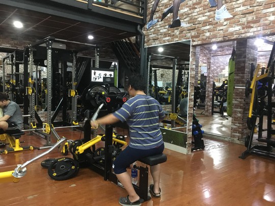 Tập gym: Người khỏe, kẻ chấn thương - Ảnh 1.