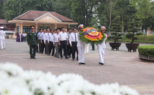 Toàn cảnh lễ viếng nguyên Chủ tịch nước Lê Đức Anh tại quê nhà - Ảnh 11.