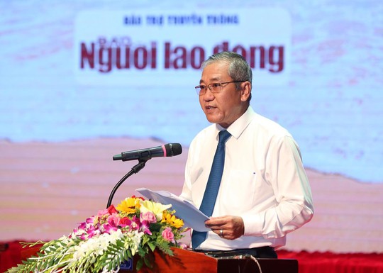 Phó Thủ tướng cùng khởi động chương trình “Một triệu lá cờ Tổ quốc cùng ngư dân bám biển” - Ảnh 5.