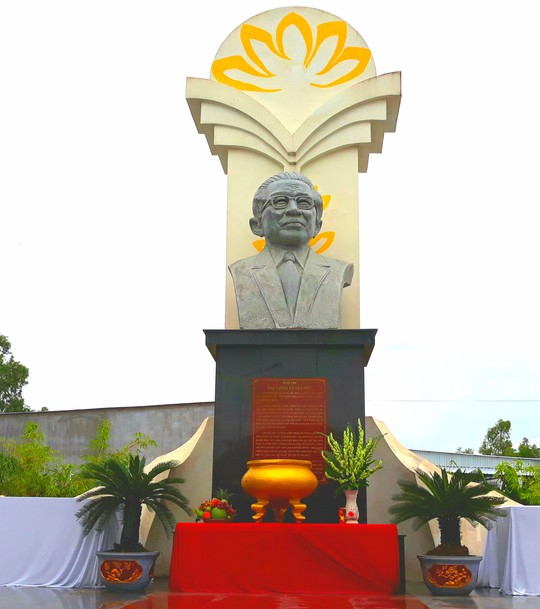 Dân vùng Tứ giác Long Xuyên tổ chức lễ giỗ cố Thủ tướng Võ Văn Kiệt - Ảnh 1.