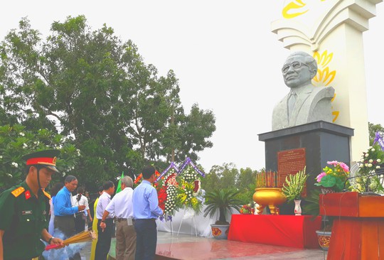 Dân vùng Tứ giác Long Xuyên tổ chức lễ giỗ cố Thủ tướng Võ Văn Kiệt - Ảnh 3.