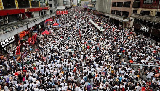 Báo Trung Quốc: Người biểu tình ở Hồng Kông bị “dắt mũi” - Ảnh 2.