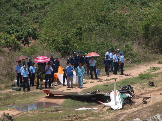 Cận cảnh rơi máy bay ở Khánh Hòa, 2 người tử nạn - Ảnh 1.
