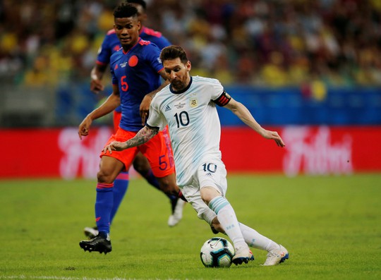 2019-06-15t232148z1832246326rc1eb83796a0rtrmadp3soccer-copa-arg-col-1560662330418588518852.jpg
