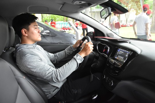 Hàng trăm ô tô thương hiệu Việt VinFast Fadil đến tay khách hàng - Ảnh 10.