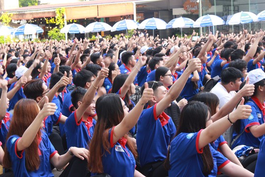 2.000 sinh viên tình nguyện ra quân Tiếp sức mùa thi 2019 - Ảnh 1.