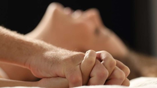 Quan hệ bằng miệng có lây bệnh tình dục? - Ảnh 1.