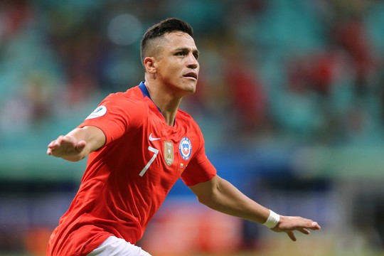Sanchez lập siêu phẩm đưa Chile vào tứ kết Copa America - Ảnh 6.