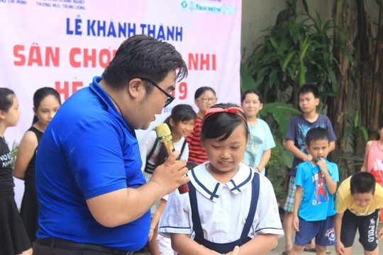 Sân chơi hè cho con công nhân nhà trọ - Ảnh 1.