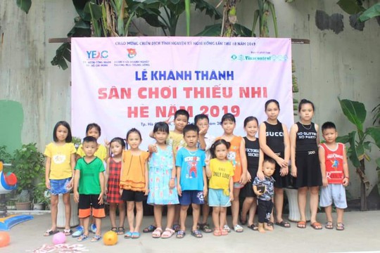Sân chơi hè cho con công nhân nhà trọ - Ảnh 2.