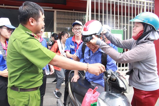 Thi THPT quốc gia 2019: Những thí sinh ai gặp cũng nể - Ảnh 3.