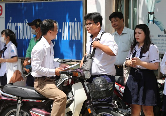 Thi THPT quốc gia 2019: Đề tổ hợp tự nhiên không quá khó - Ảnh 10. thi-4-1561521519041230376496 thi-4-1561521519041230376496 Thi THPT quốc gia 2019: Đề tổ hợp tự nhiên không quá khó - Ảnh 10. Thi THPT quốc gia 2019: Đề tổ hợp tự nhiên không quá khó thi 4 1561521519041230376496