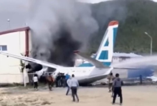 Máy bay chở khách bốc cháy, hai phi công thiệt mạng - Ảnh 2.