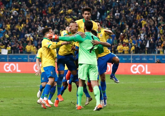 Giành vé vào bán kết, Brazil chờ Argentina - Ảnh 1.