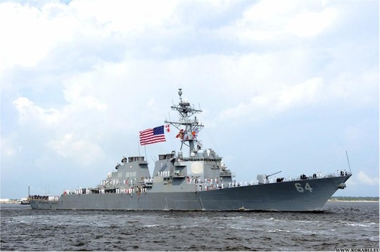 Tàu chiến Mỹ vào biển Đen, Crimea phản ứng mạnh - Ảnh 1.