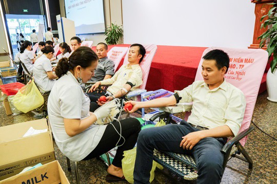 Hàng ngàn nhân viên Thaco hiến máu nhân đạo - Ảnh 1. Hàng ngàn nhân viên Thaco hiến máu nhân đạo - Ảnh 1.